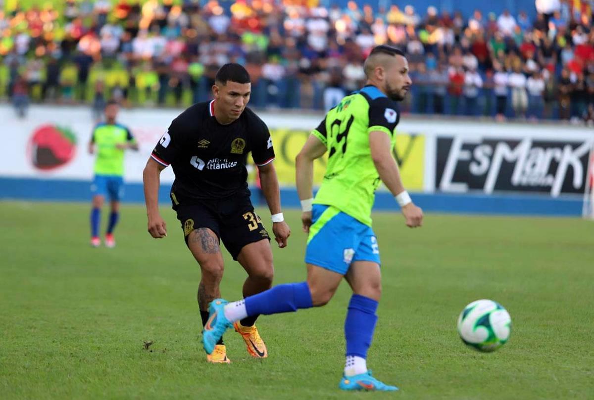 Kevin López debutó con el Olimpia en el amistoso contra el Olancho FC.