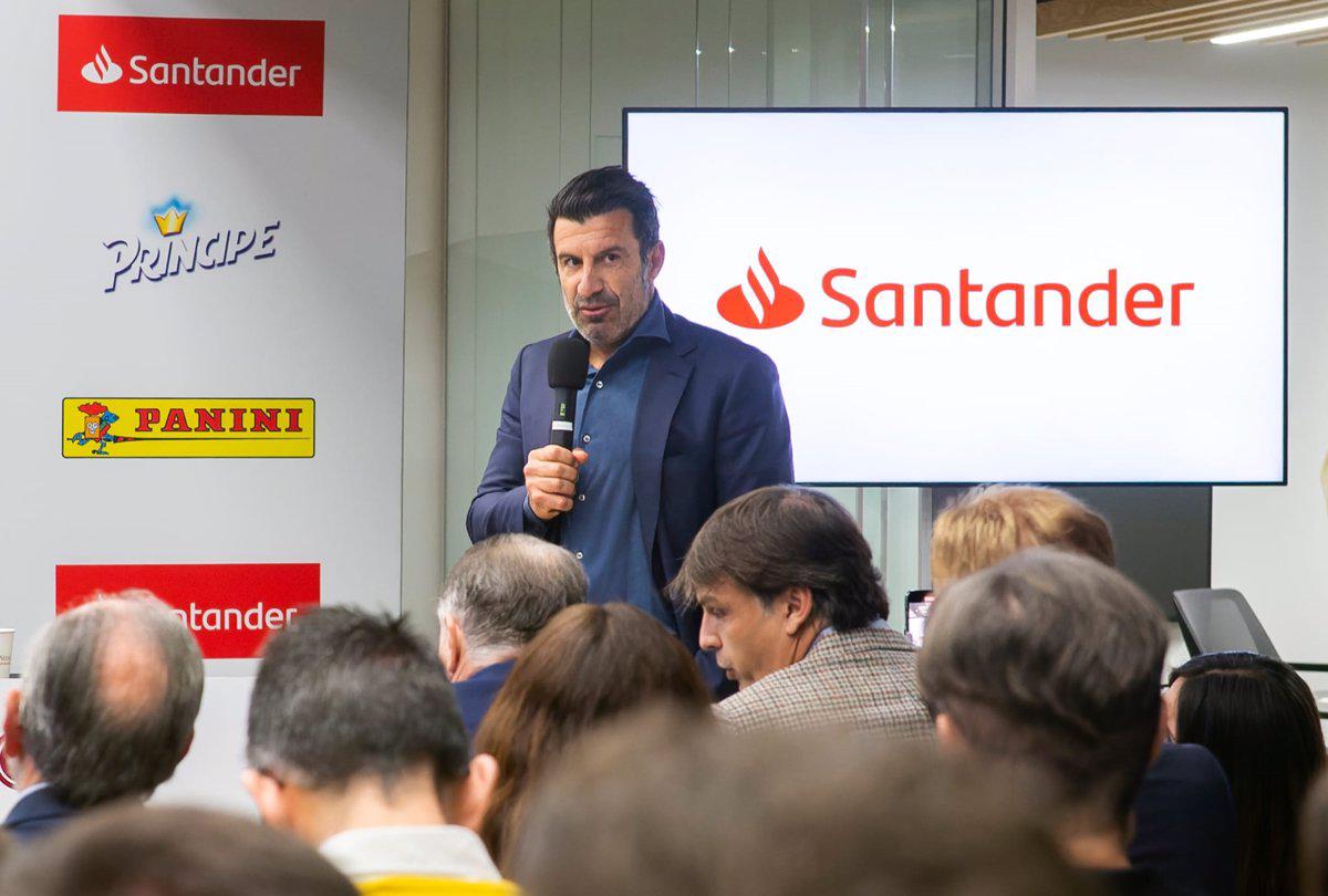 Luis Figo en la Vicente del Bosque Football Academy en el Work Café Santander.
