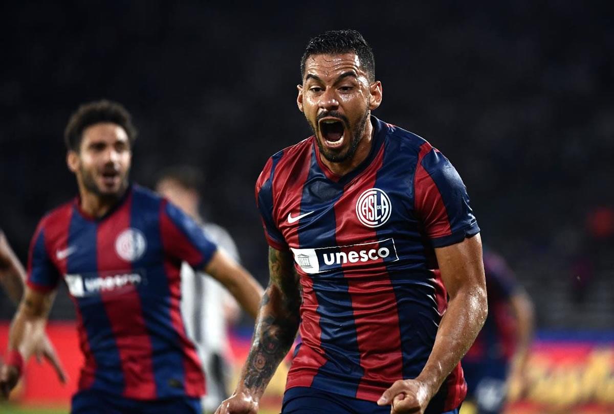 Yeison Gordillo gritando su gol para el triunfo de San Lorenzo ante Talleres de Córdoba.