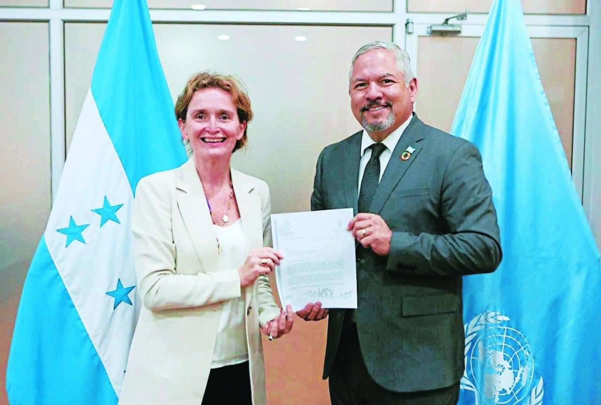 Honduras pide “prudencia” a Alice Shackelford por criticar cárcel en isla