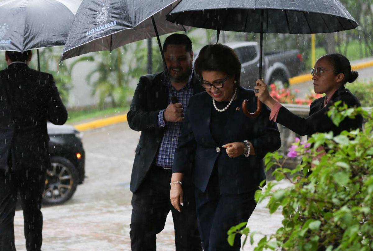 Rebeca Ráquel Obando a su llegada a Casa presidencial.
