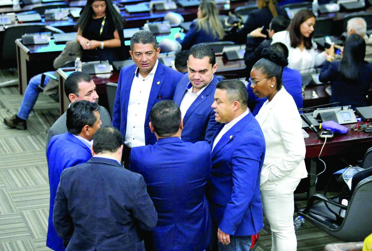 No “amarran” consensos porque Libre quiere el fiscal general