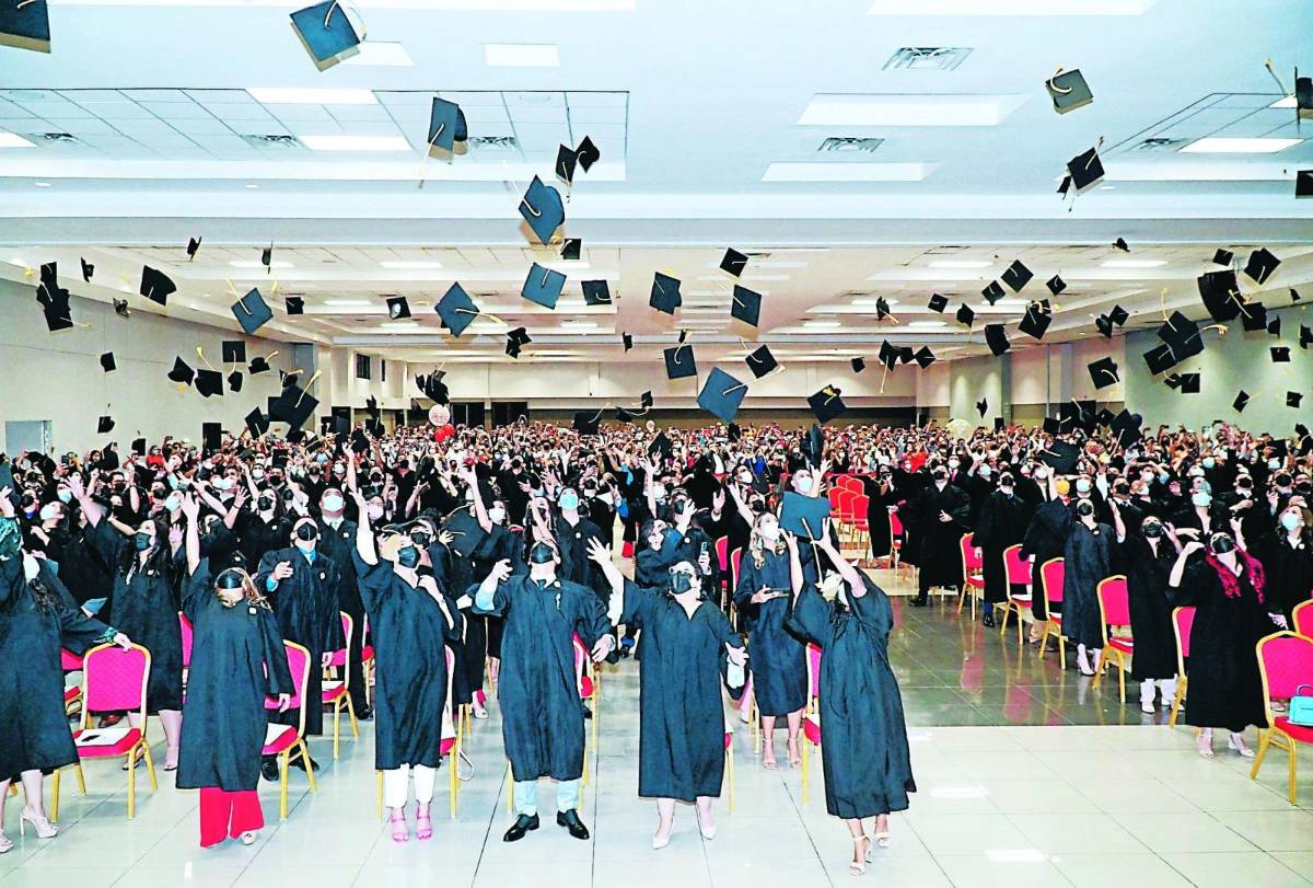 Unah-vs gradúa este jueves 766 estudiantes