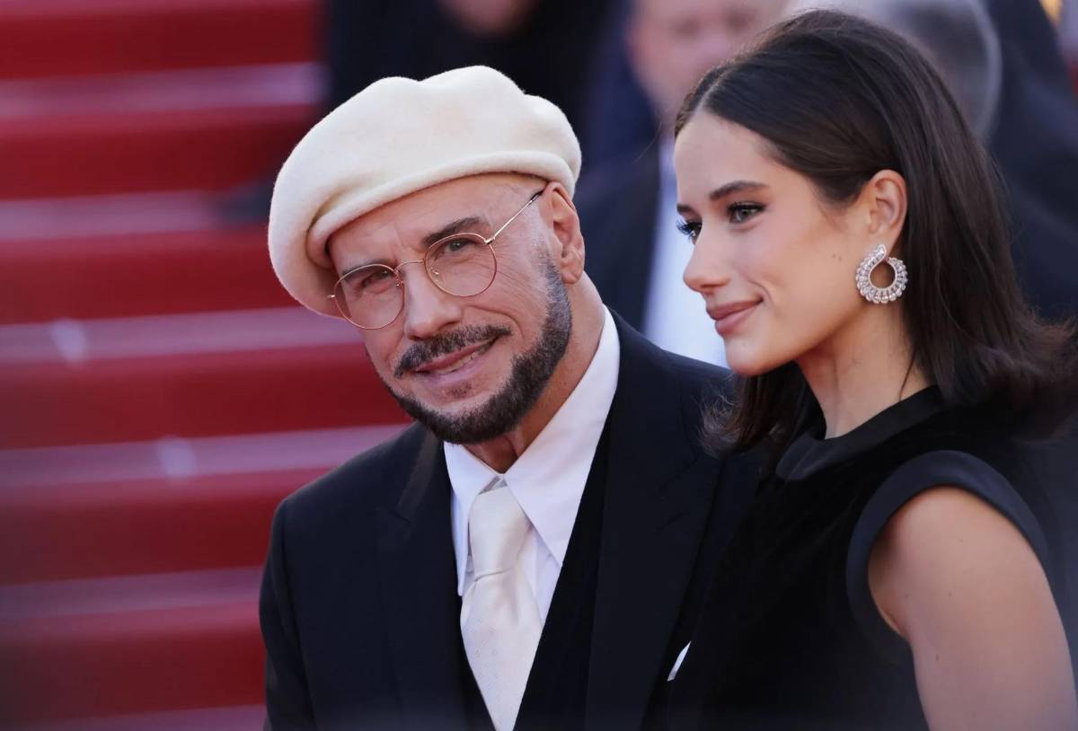 ¡Guapísimo! John Travolta impacta con su aspecto rejuvenecido en Cannes
