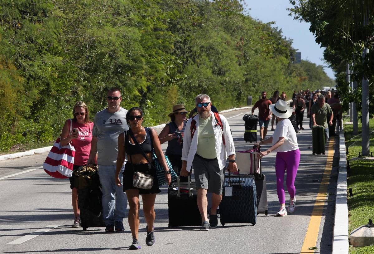 EEUU emite alerta de viaje por disturbios entre taxistas y Uber en México