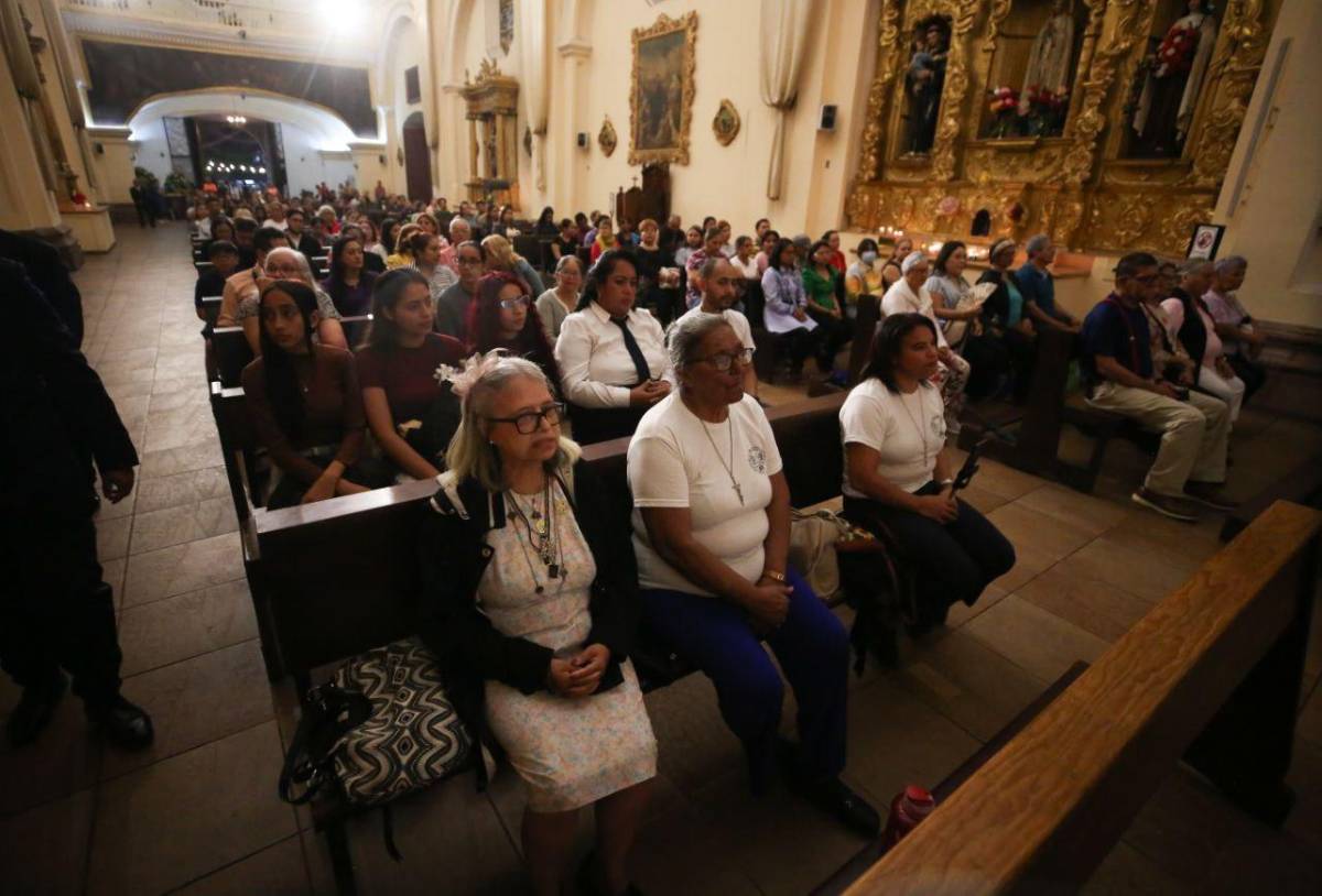 Jueves Santo: fieles recrean el gesto de humildad de Jesús en el lavatorio de los pies
