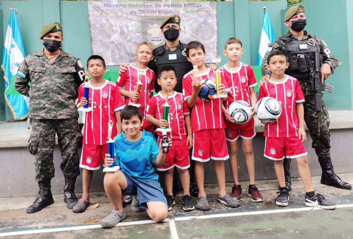 Los niños se mostraron ilusionados con el inicio del torneo.