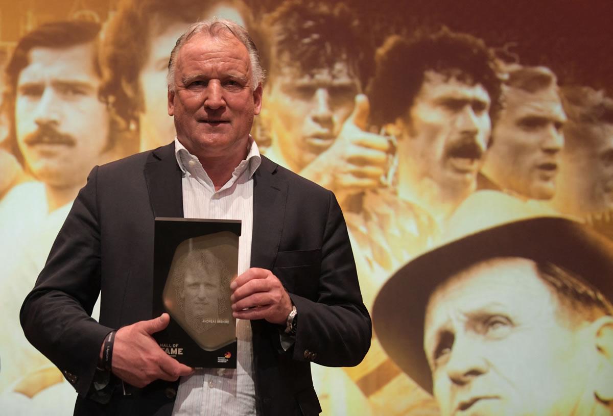 Andreas Brehme jugó para el Saarbrucken, el Kaiserslautern -donde también fue entrenador-, el Bayern Múnich, el Inter de Milán y el Zaragoza.