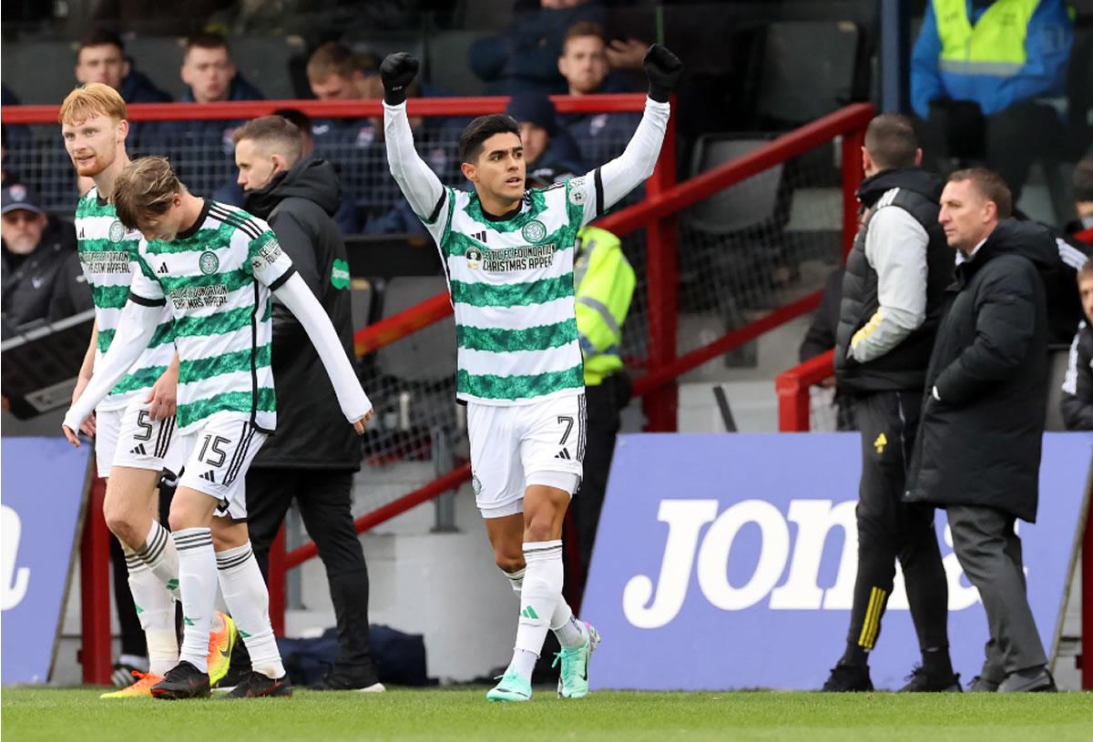 Luis Palma celebrando su golazo, el cuarto que marca en la temporada y tercero en la Liga escocesa.