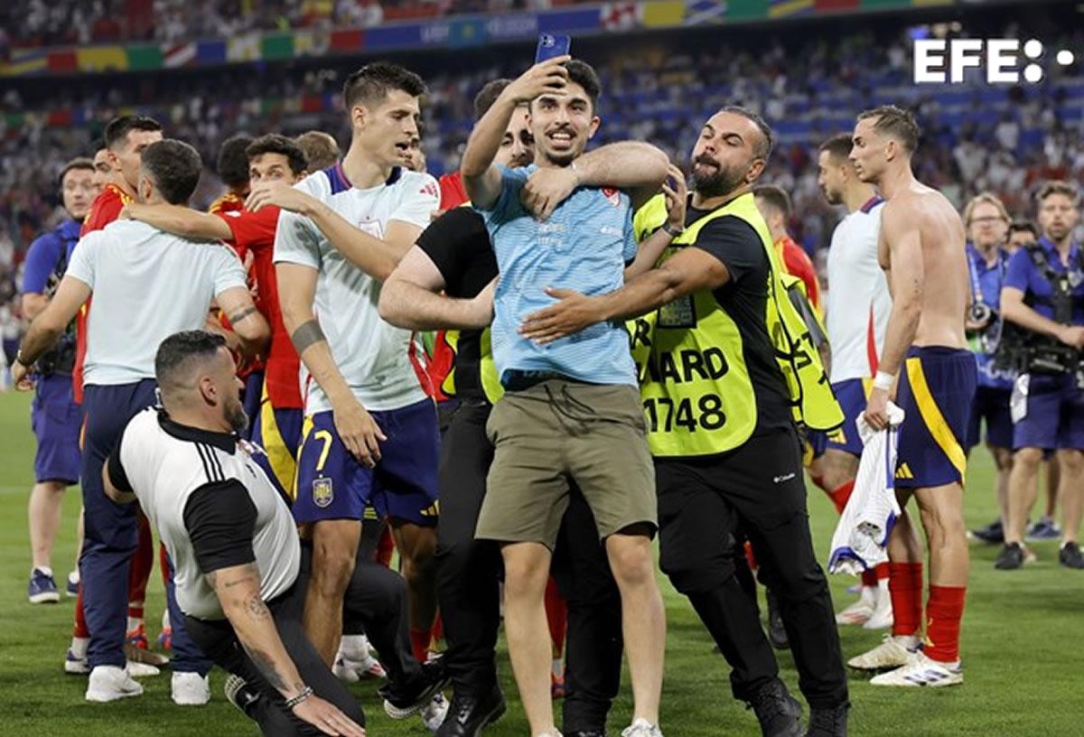 Un guardia de seguridad arrolla y lesiona a Morata: el delantero tuvo buen gesto