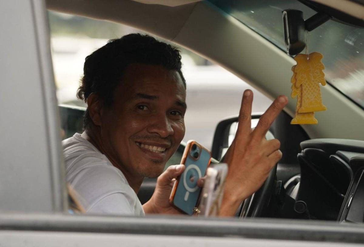 Famosos hondureños llegan al estadio Olímpico para ver a Messi