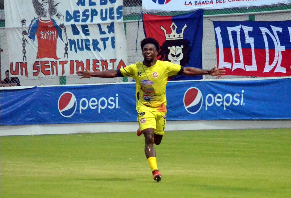 Marlon ‘Machuca‘ Ramírez celebrando su primer gol del partido contra el Olimpia.