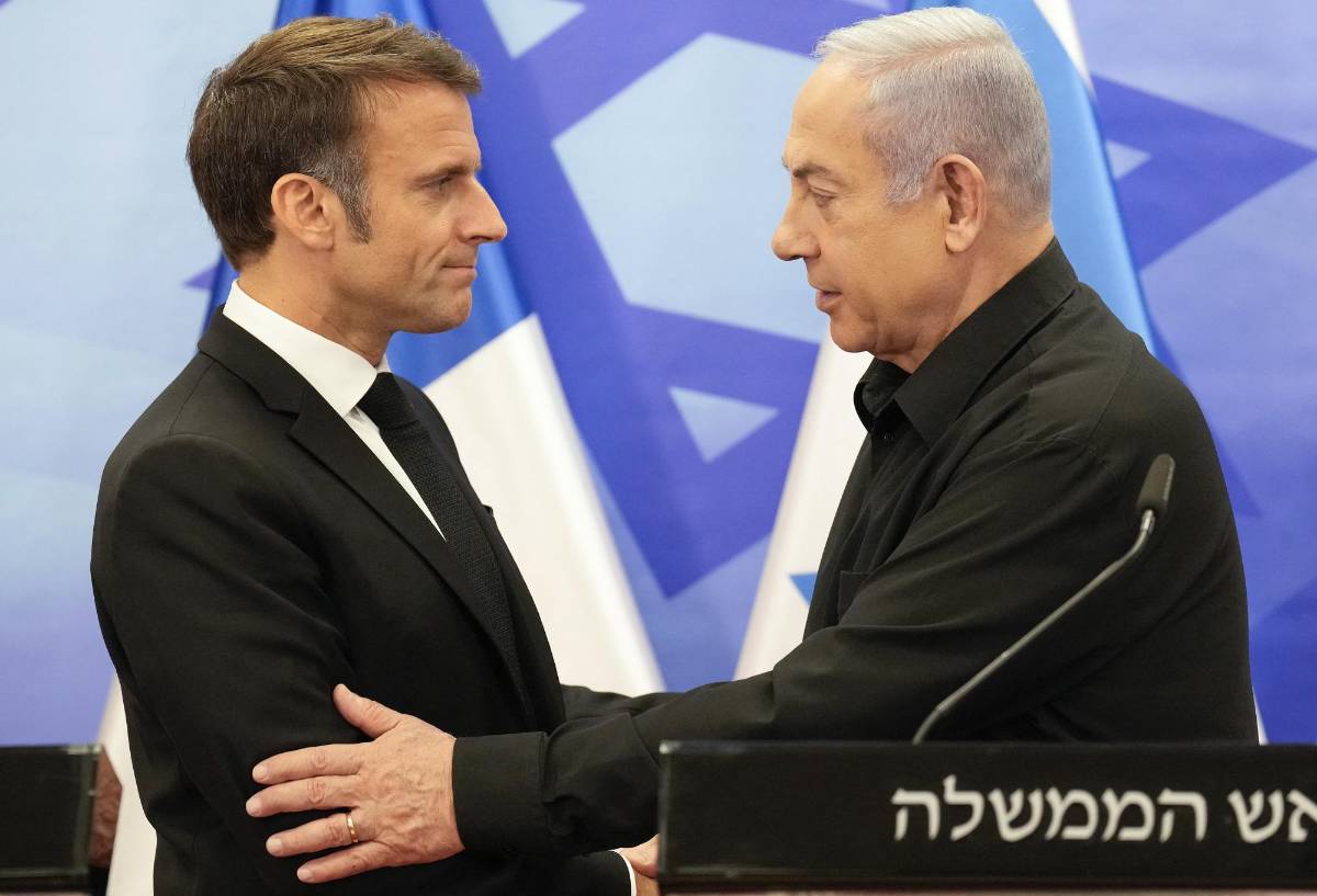 Macron propone en Israel una coalición internacional contra Hamás