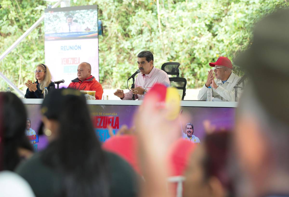 Maduro acusa a la oposición de preparar protestas violentas para las elecciones