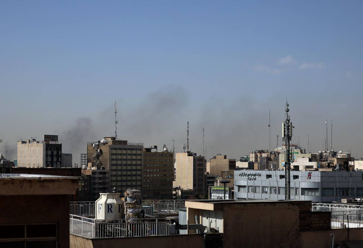 Imágenes de las explosiones en Irán tras la operación “Rugido de León” lanzada por Israel y USA