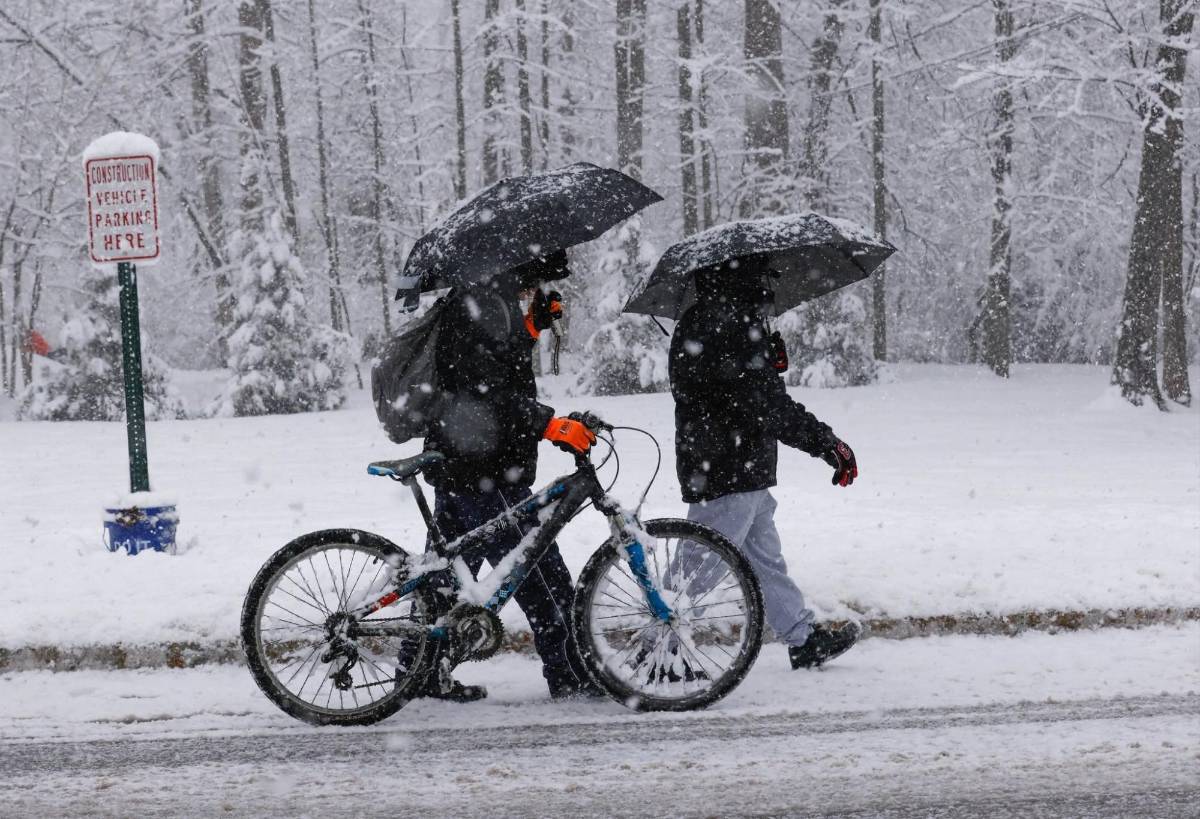 Nueva York pagará hasta $45 por hora por retirar nieve: requisitos y cómo aplicar