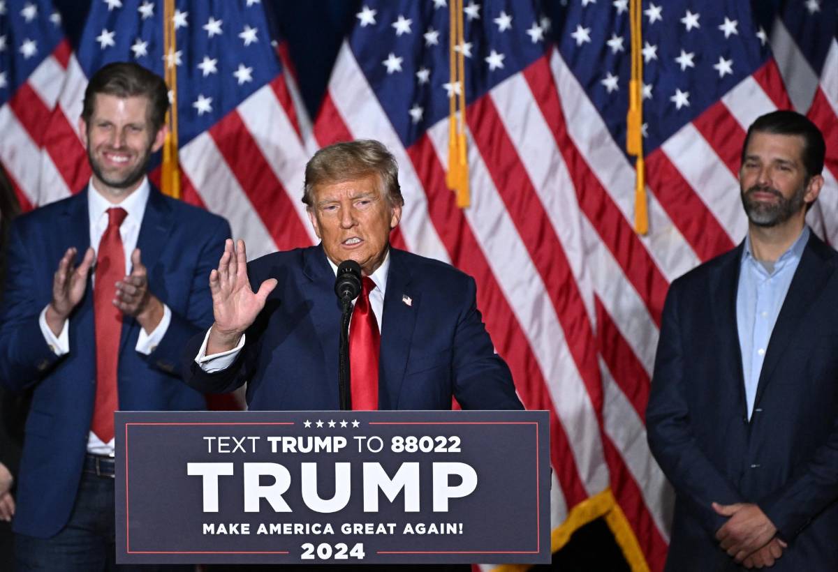 Trump arrasa en los caucus de Iowa y no permite destacar a ninguno de sus rivales