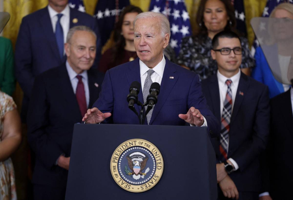 Biden afirma que su plan de regularización de migrantes no es un juego político