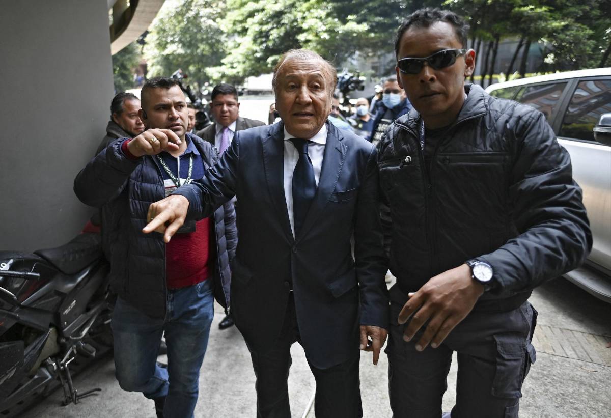 Polémico candidato presidencial colombiano proponer entregar droga a adictos