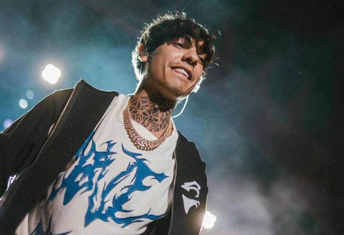 Multan a Natanael Cano por cantar narcocorridos