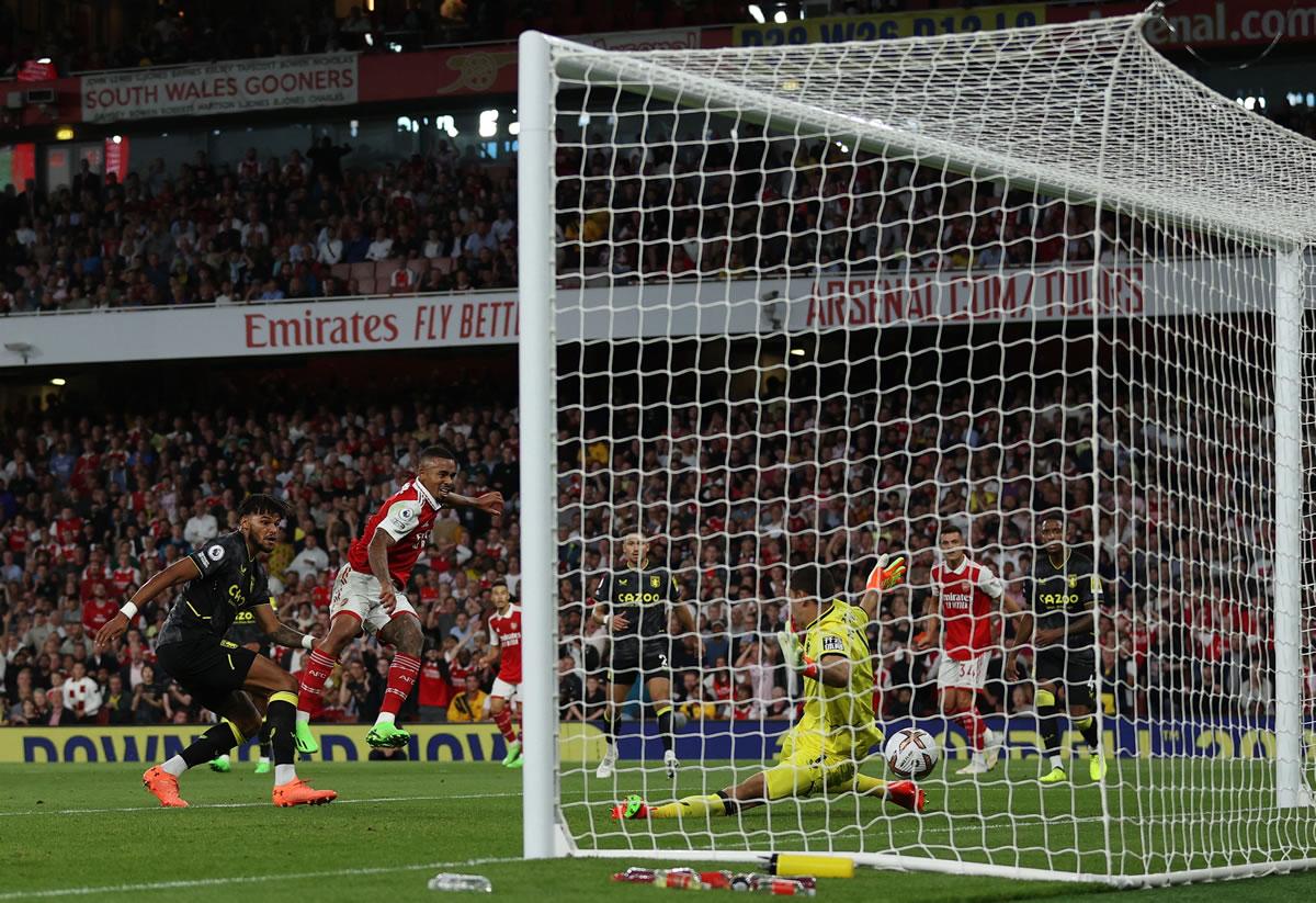 Gabriel Jesús marcó el 1-0 del Arsenal contra el Aston Villa.