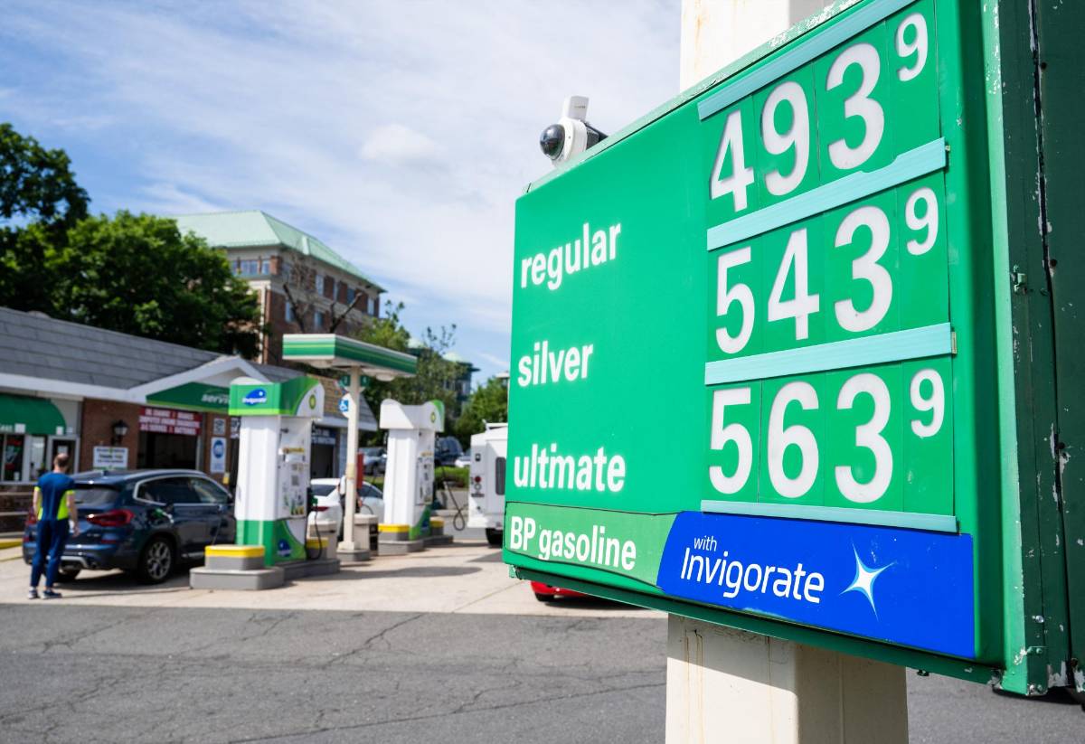 Bukele presume que El Salvador tiene la gasolina más barata de Centroamérica