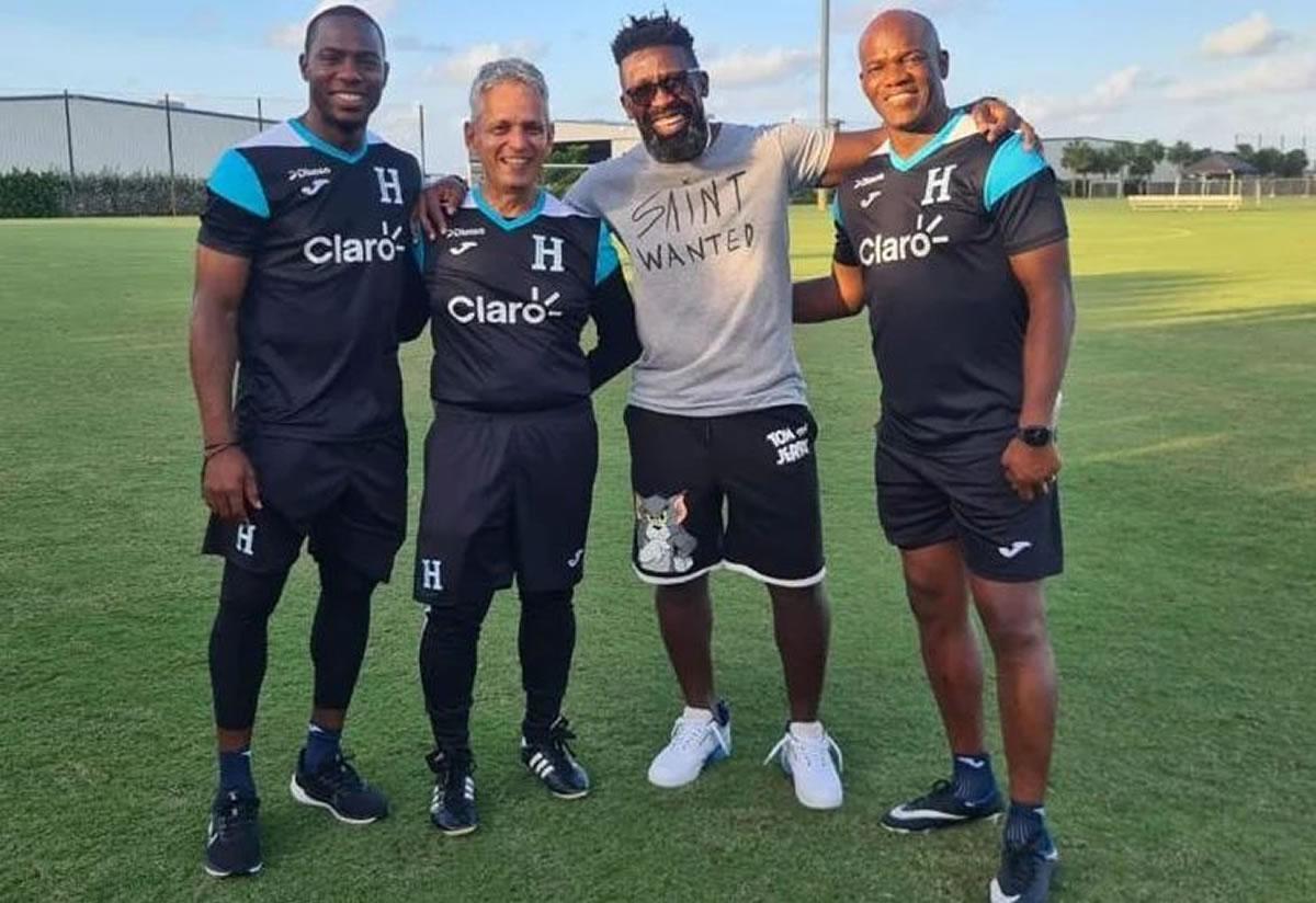 David Suazo formó parte del cuerpo técnico de la Selección de Honduras con Reinaldo Rueda junto a Maynor Figueroa.