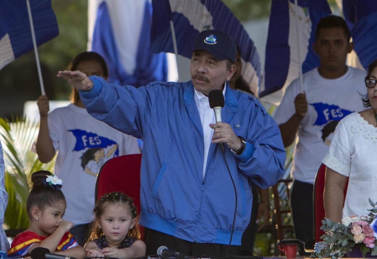 Daniel Ortega pide liberar a Pedro Castillo en Perú y restituirlo