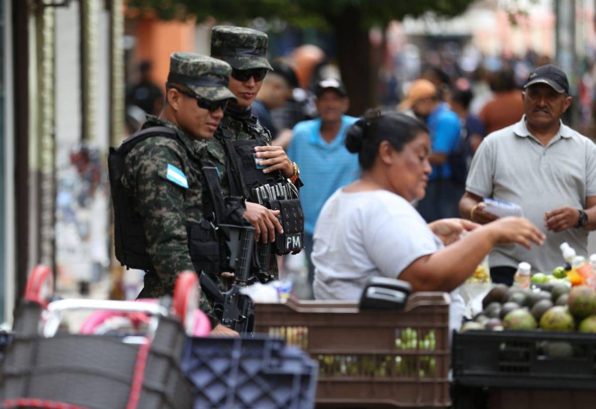Fuerzas Armadas refuerzan seguridad en Tegucigalpa por agenda clave del Congreso