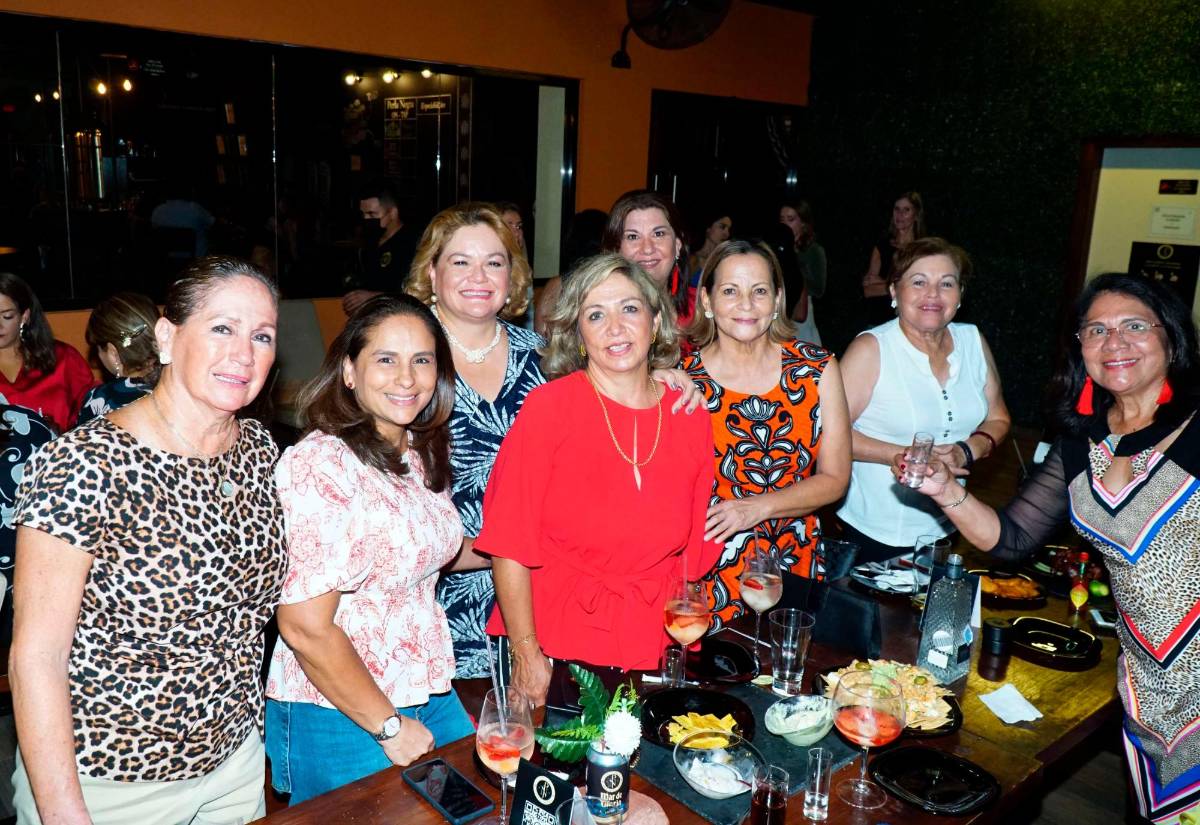 Tenistas celebran por sus logros deportivos