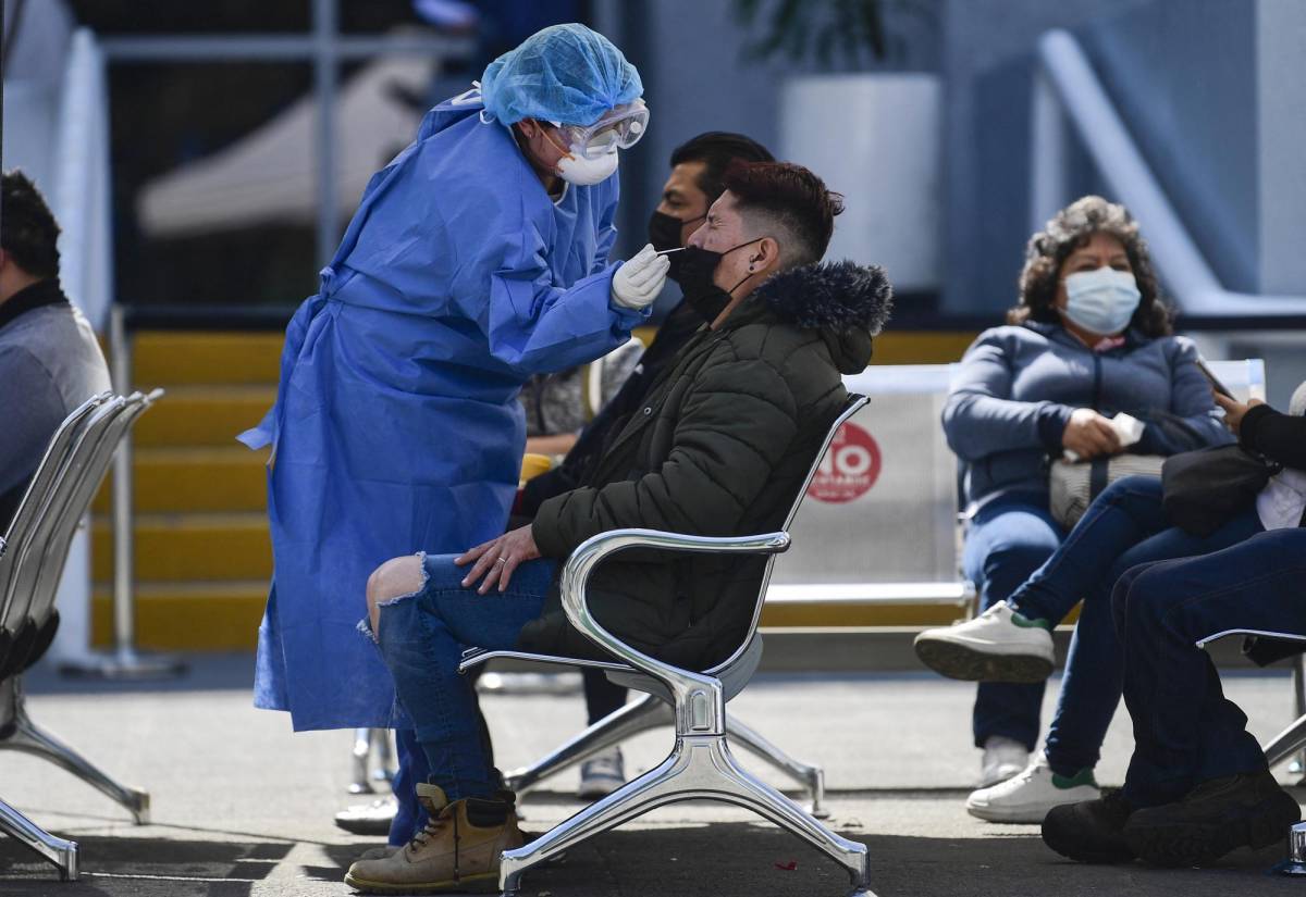 La pandemia de covid-19 “está lejos de haber terminado”, advierte el director de la OMS