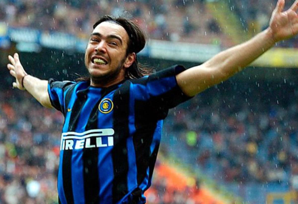 Álvaro Recoba estuvo 10 años en el Inter de Milán, en donde ganó siete títulos, incluida la Copa de la UEFA 1997. Marcó 72 goles.