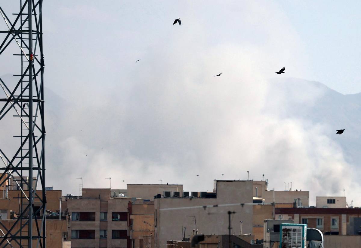 Imágenes de las explosiones en Irán tras la operación “Rugido de León” lanzada por Israel y USA