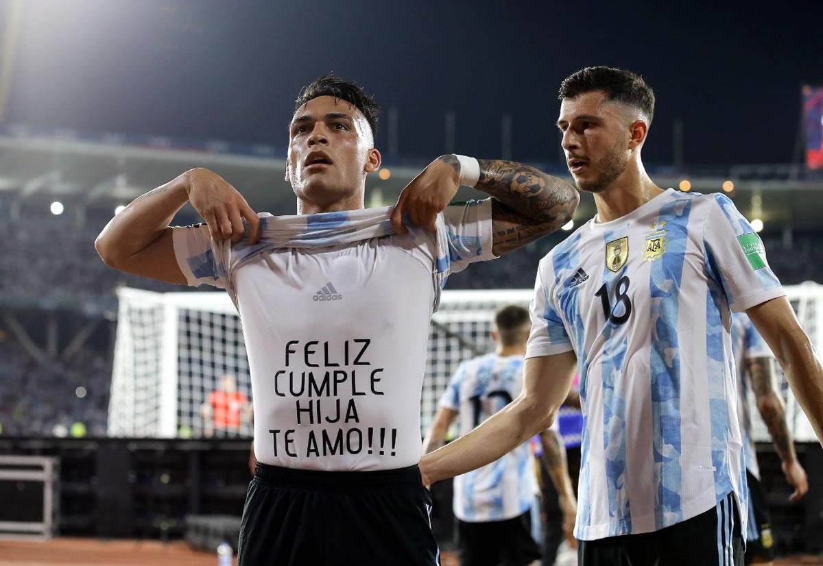 La dedicación especial de Lautaro Martínez tras su gol.