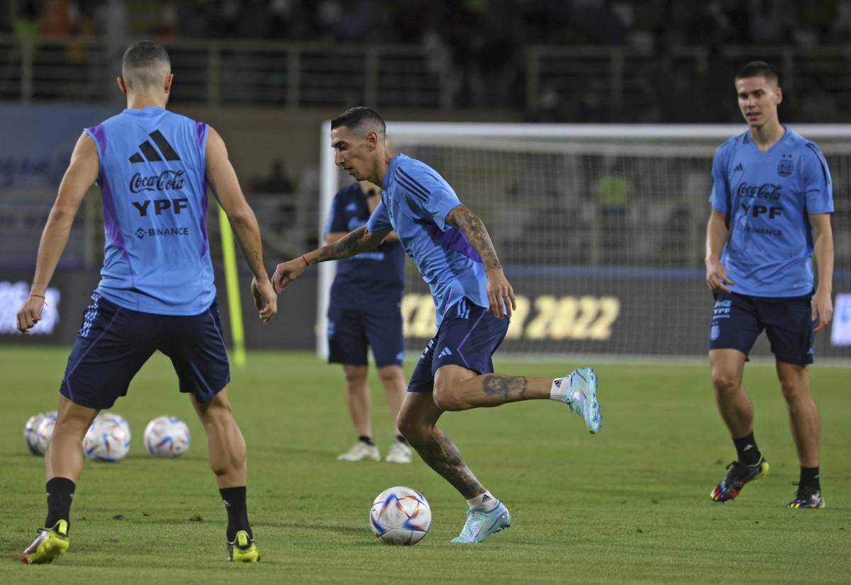 ¿Qué olvidó? Messi realizó su primer entrenamiento con Argentina y desató una locura