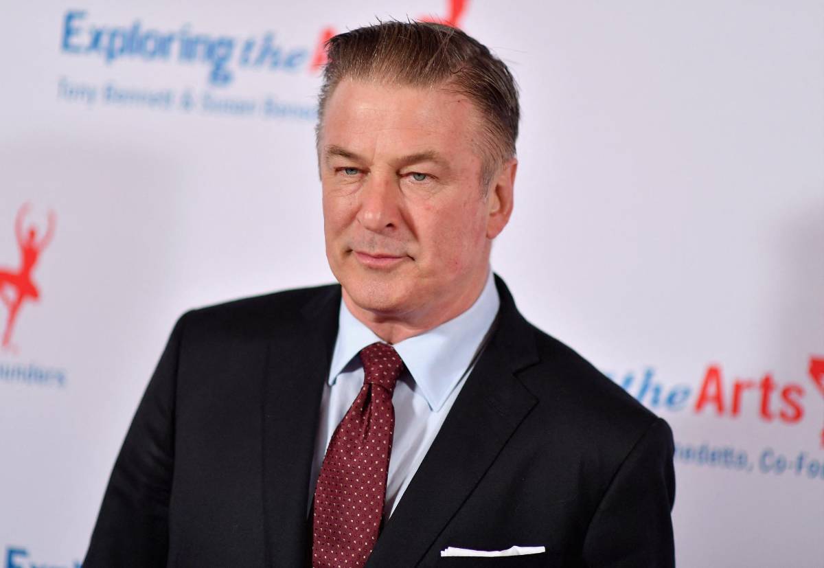 Alec Baldwin quiso terminar el rodaje de “Rust” tras muerte de cineasta
