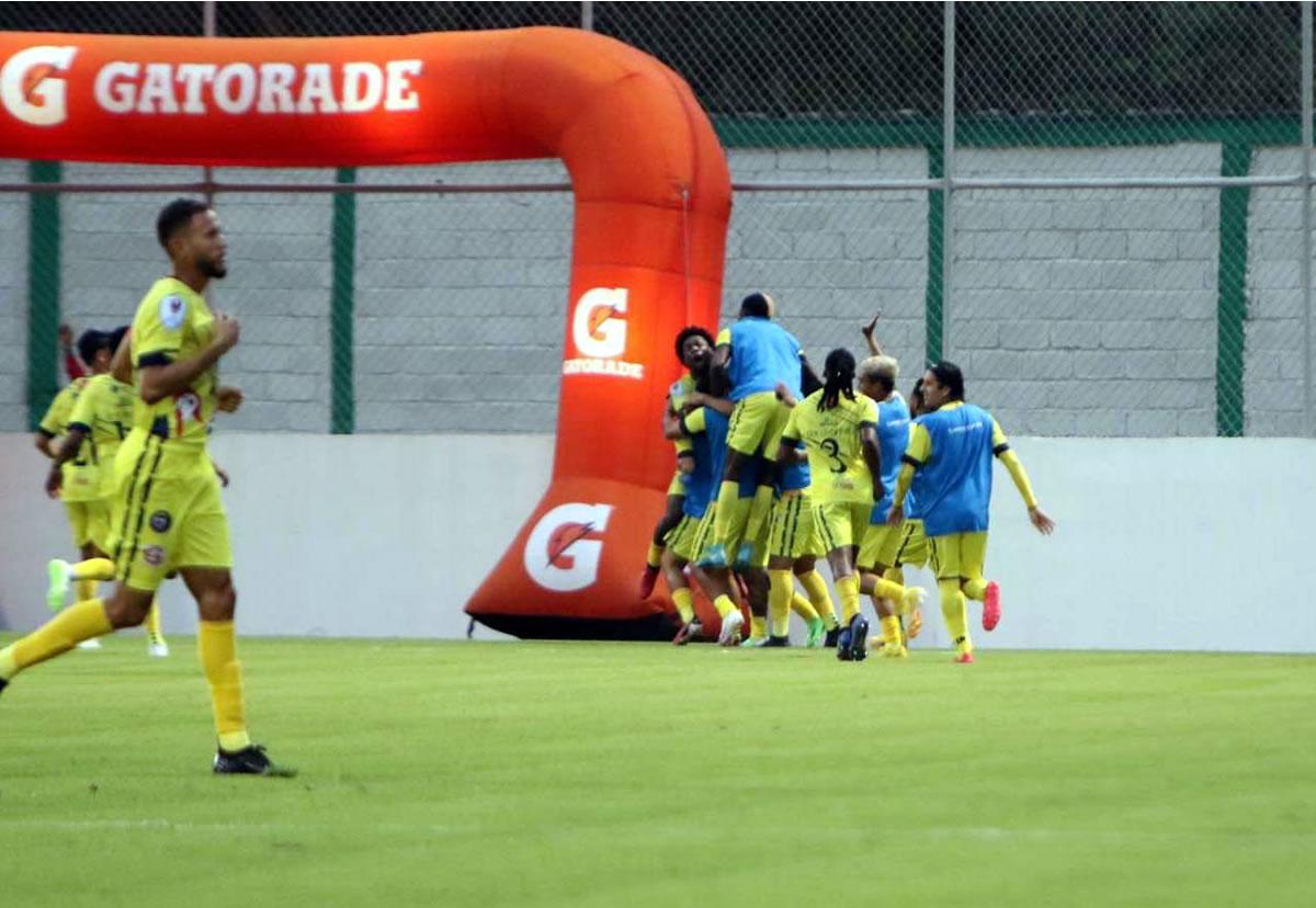 Génesis vs Olimpia: así vivimos el minuto a minuto del debut del campeón