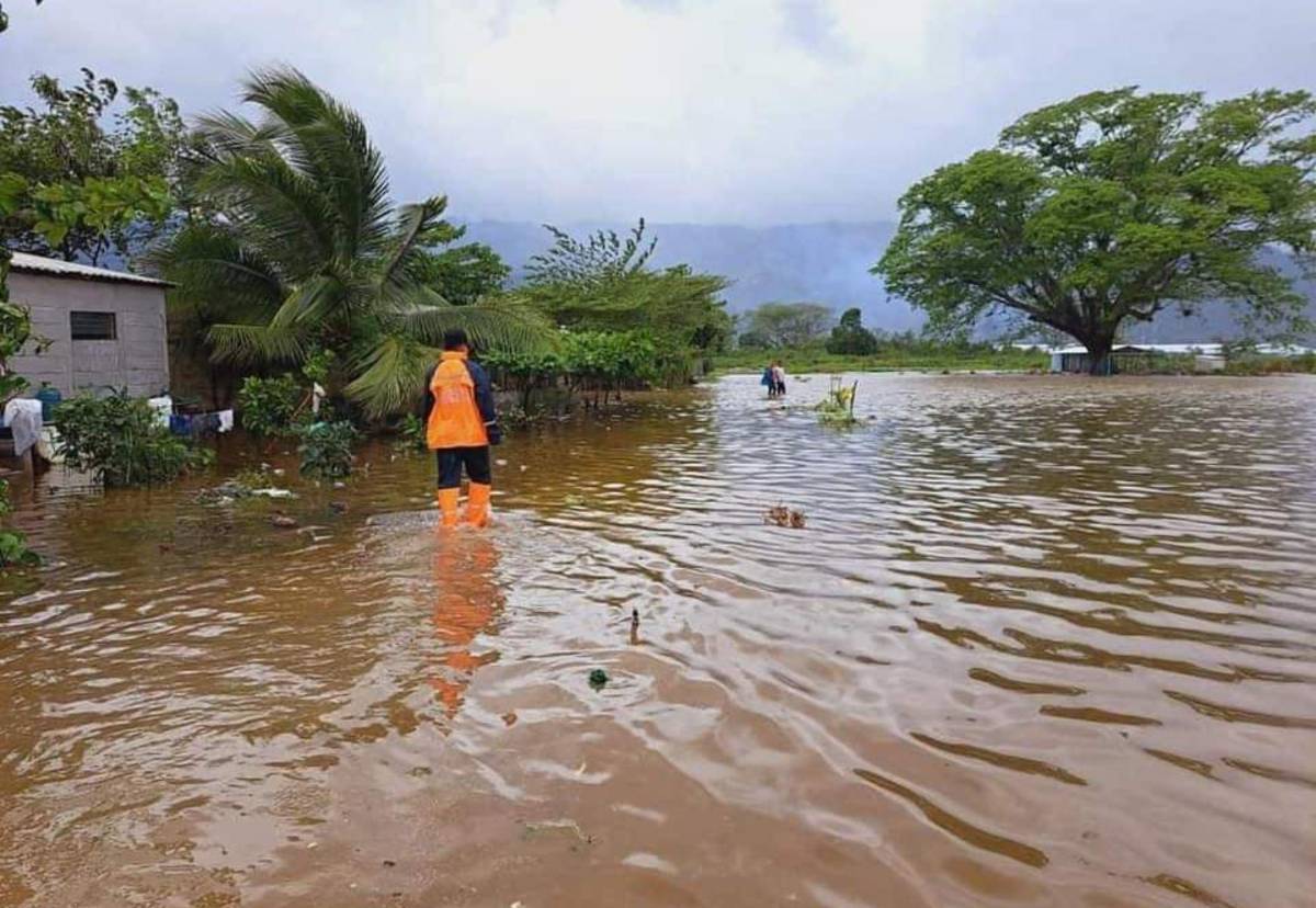 Confirman primera persona muerta y heridos por lluvias en Honduras