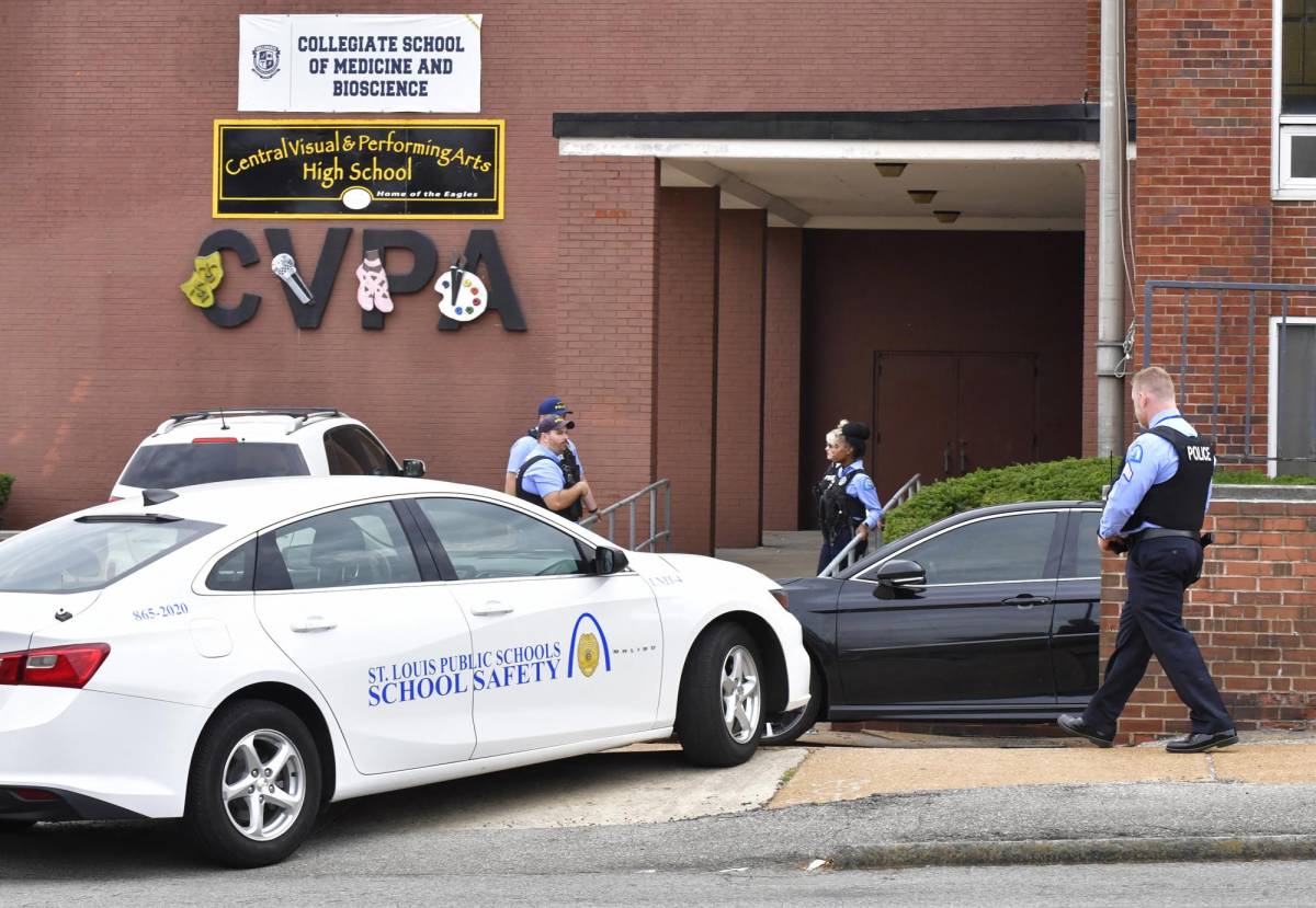 Tirador de escuela en St Louis tenía 600 rondas de munición consigo, según la Policía