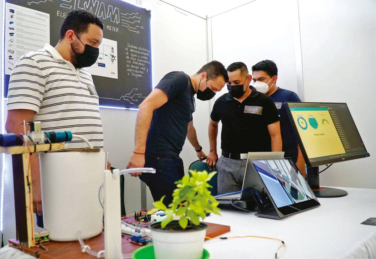 Jóvenes crean sistema de riego automatizado para optimizar el uso del agua