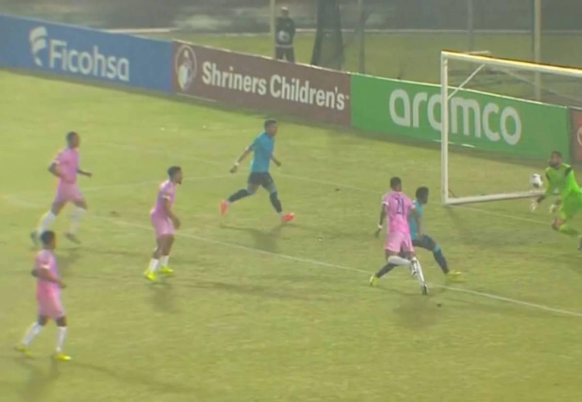 Bermudas - Honduras: Indignación y críticas contra Edrick Menjívar por lo que hizo