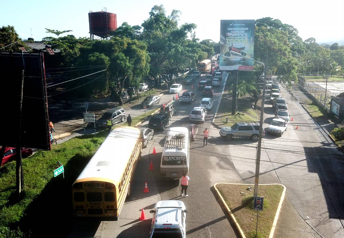 Infernal tráfico por caída del puente Saopín