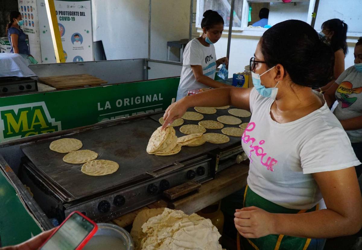 El paquete de tortillas medianas ahora trae ocho.