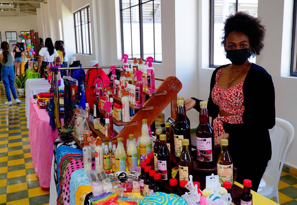 Velada llena de folclor, arte, danza y emprendimientos