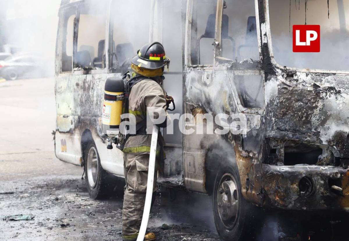 Conductor de moto que incendió bus en San Pedro Sula está en UCI con pronóstico reservado