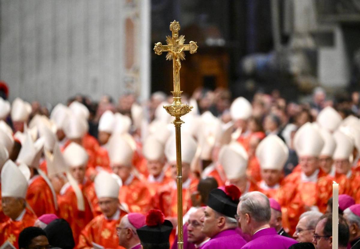 Así fue la primera jornada del cónclave: fumata negra y aún sin Papa