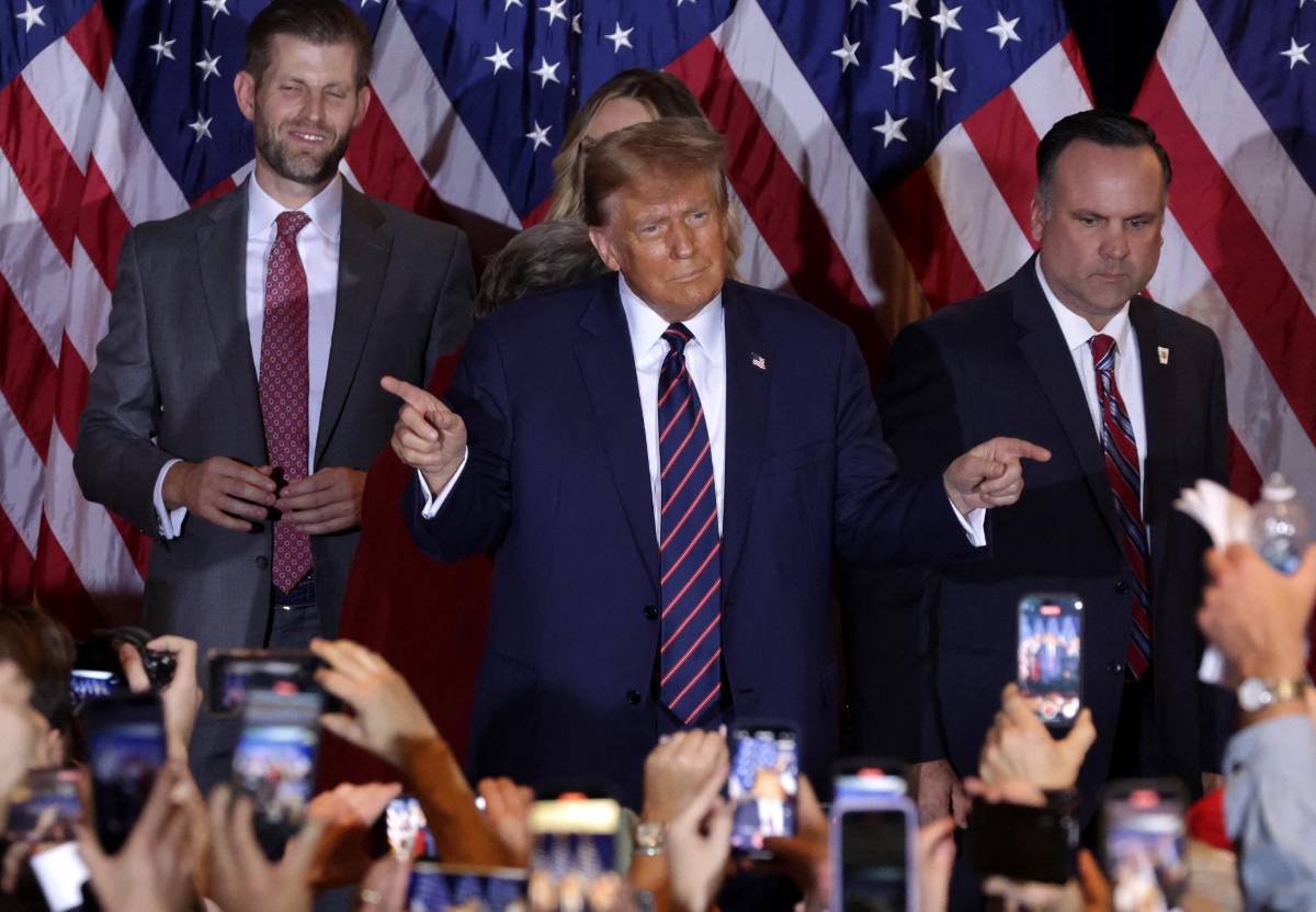 Trump se acerca al duelo con Biden tras ganar las primarias de New Hampshire