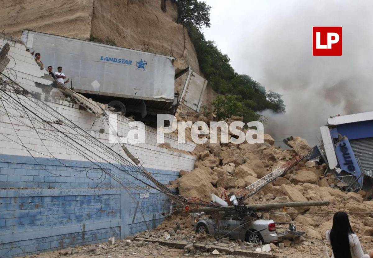 Don Allan relata cómo logró sobrevivir al derrumbe en el anillo periférico de Tegucigalpa