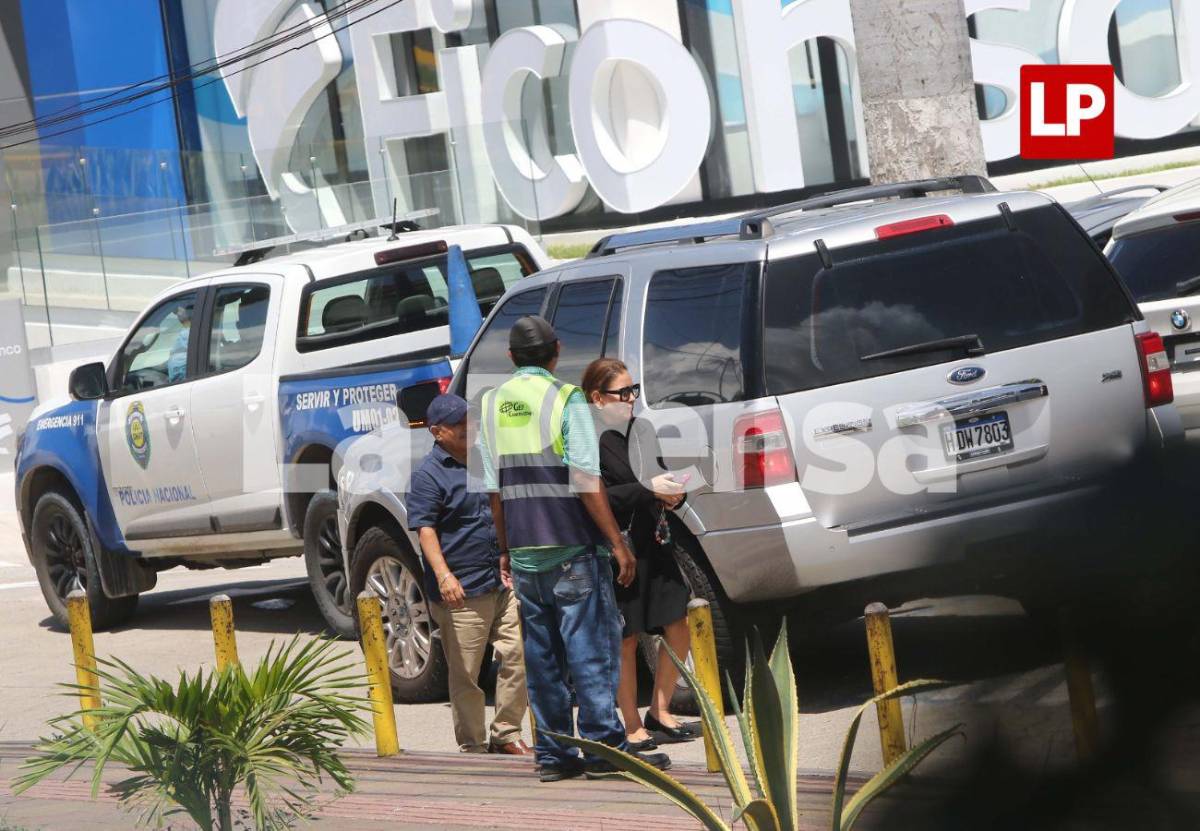Forenses sacan del ataúd el cuerpo de chef Sandra Díaz en busca de muestras adicionales
