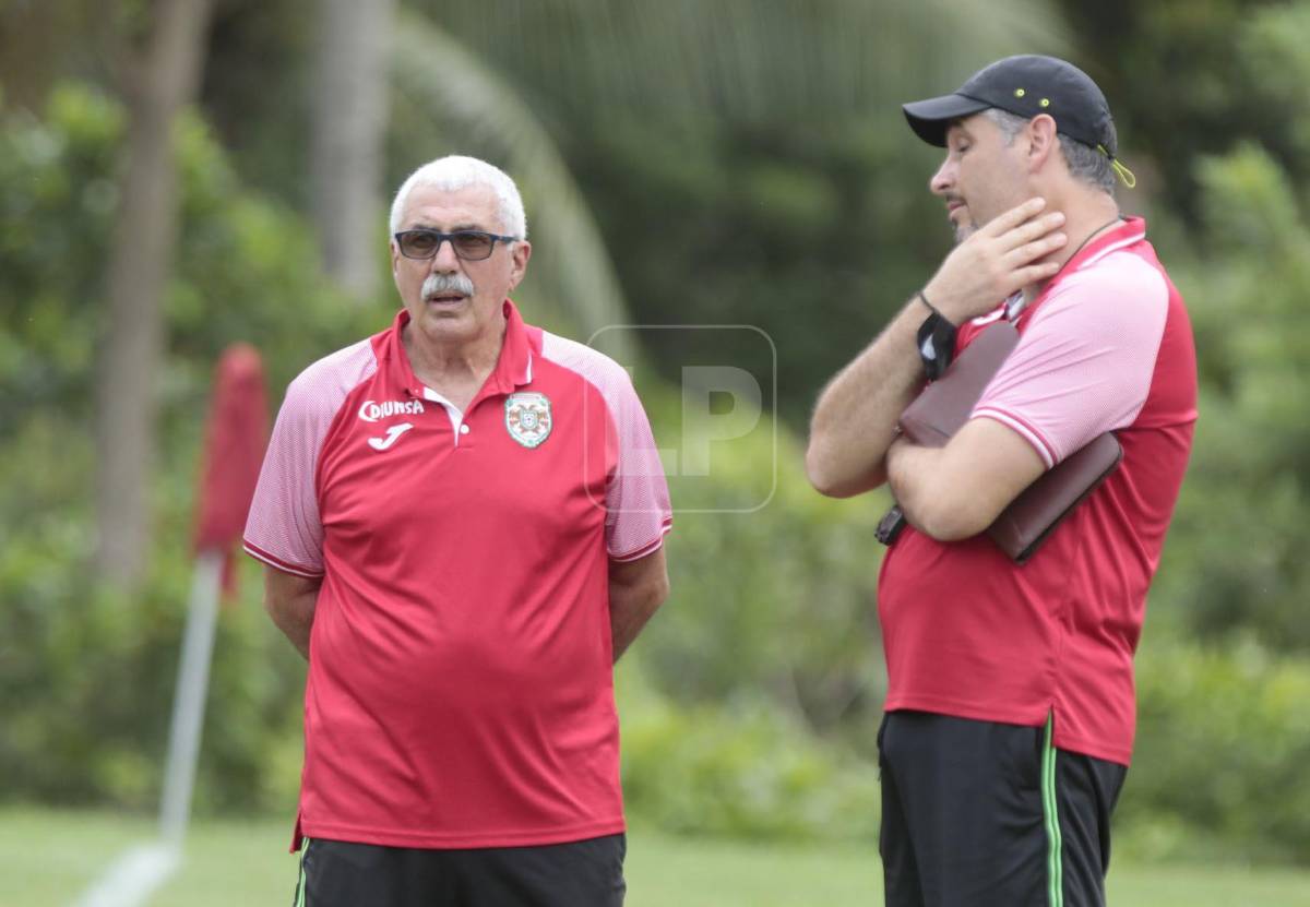 Manuel Keosseián responde las críticas sobre los fogueos con equipos de la Liga de Ascenso